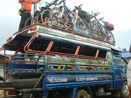 เป็นรถ บ้านม่วง-เทศบาลดาวเรือง   ปากเซ