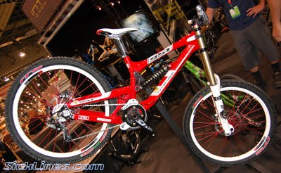 intense_2009_interbike4[1].jpg