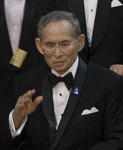 250px-King_Bhumibol_Adulyadej_2010-9-29[1].jpg