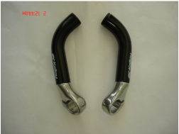 รุ่น BN-301 : BAR ENDS บาร์เอนอัลลอยด์ ยี่ห้อ UNO  ขนาด 80 มม. จับสบายมาก ถนัดและกระชับมือ น้ำหนักเบา ราคา 390 บาท / EMS+50 บาท