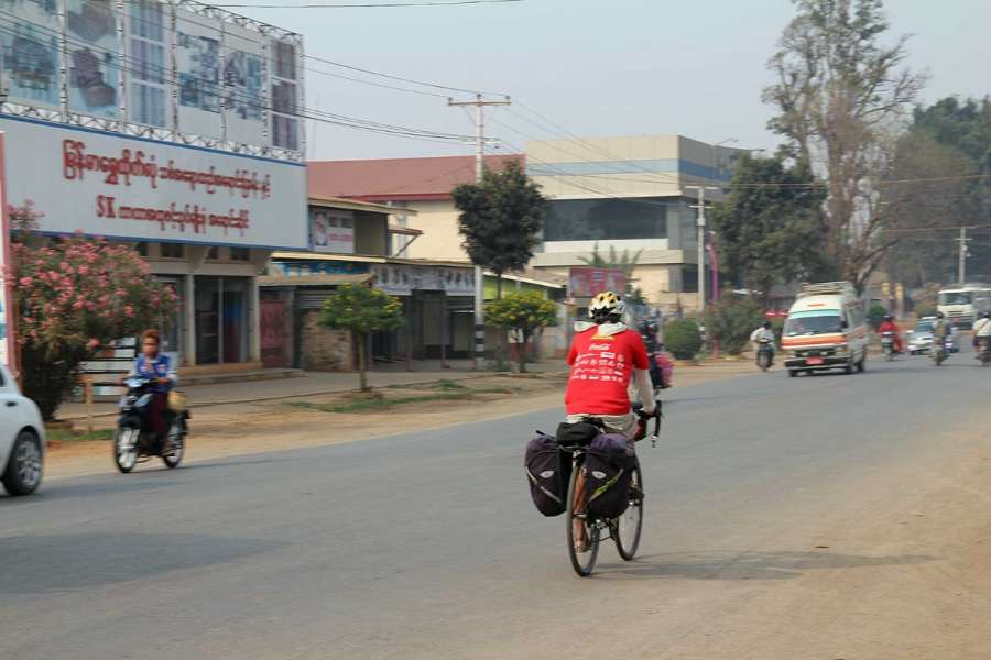 160311Myanmar042r.jpg