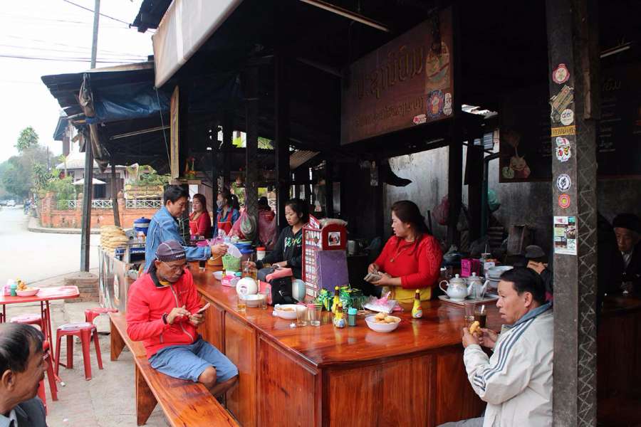 มาอุดหนุนมื้อเช้าที่ร้านกาแฟประชานิยมทุกวันเลย