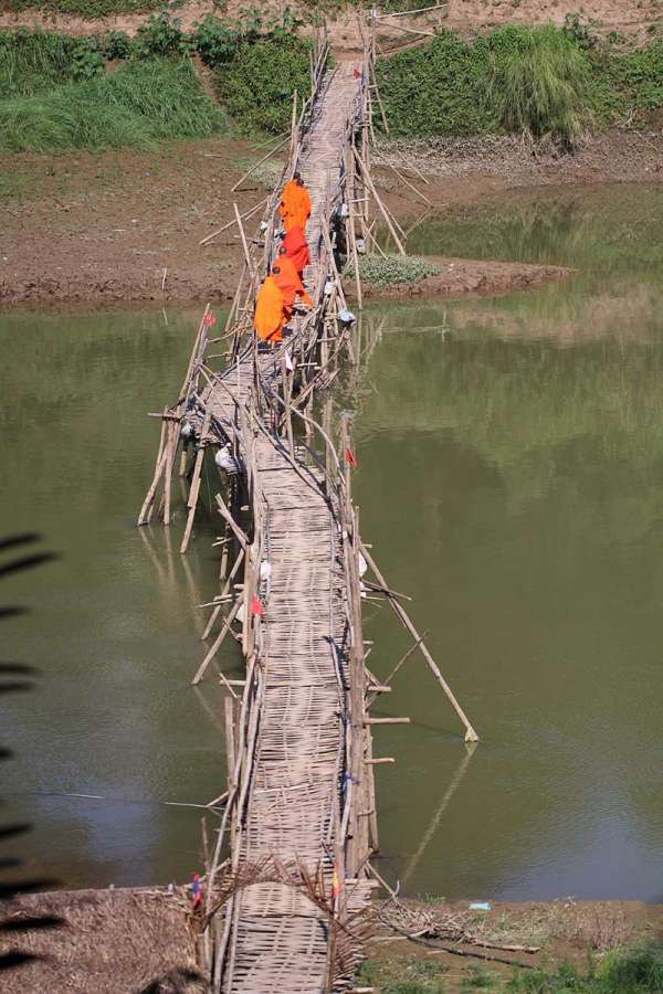 สะพานไม้ข้ามแม่น้ำคาน