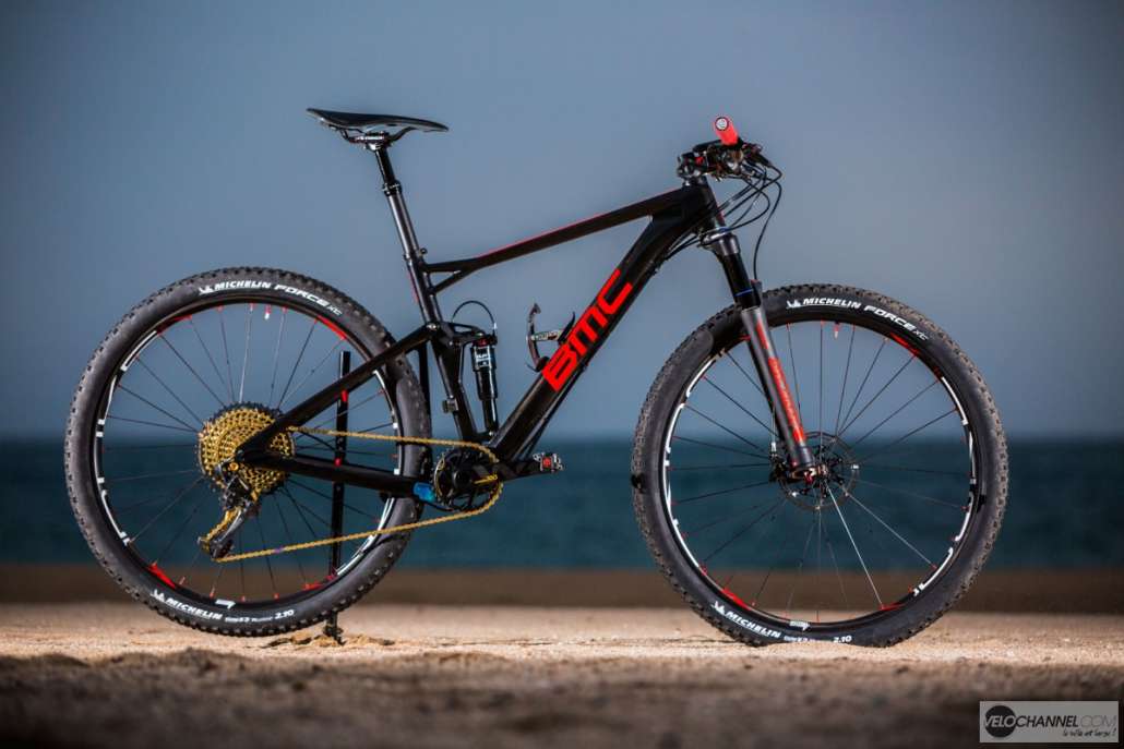 Absolute-absalon-BMC-fourstroke-team-2018.jpg