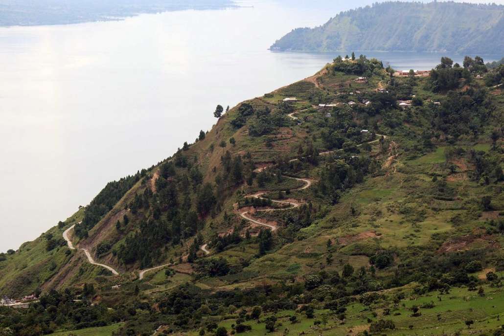 วิวทะเลสาบโทบา ช่วงปั่นจากเมือง Siborongborong มา Muara