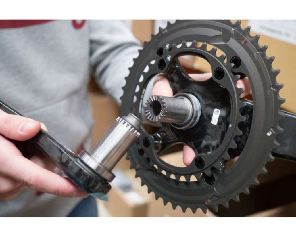 19740_campagnolo_record_ultra_torque_ct_carbon_11_speed_crankset_2015.jpg