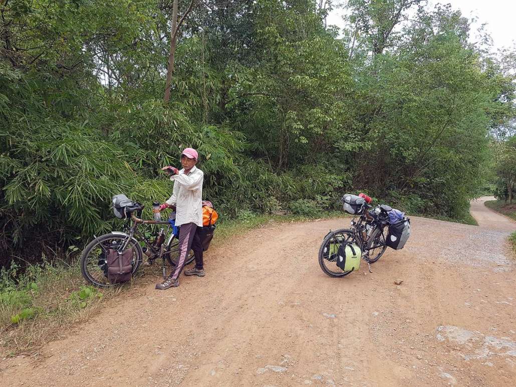 ปั่นจากเทศบาลหนองหินถึงผานกเค้าเลี้ยวขวาเข้าทางรอง