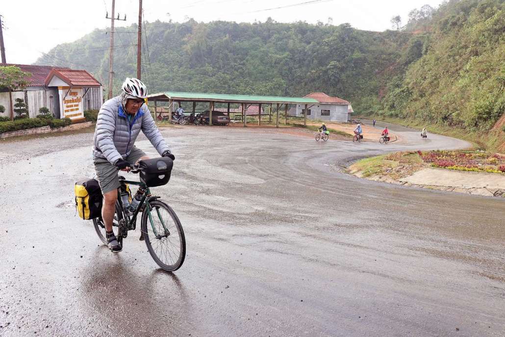 หลวงพระบางมิรู้เบื่อไต่เขาไปโพคำ