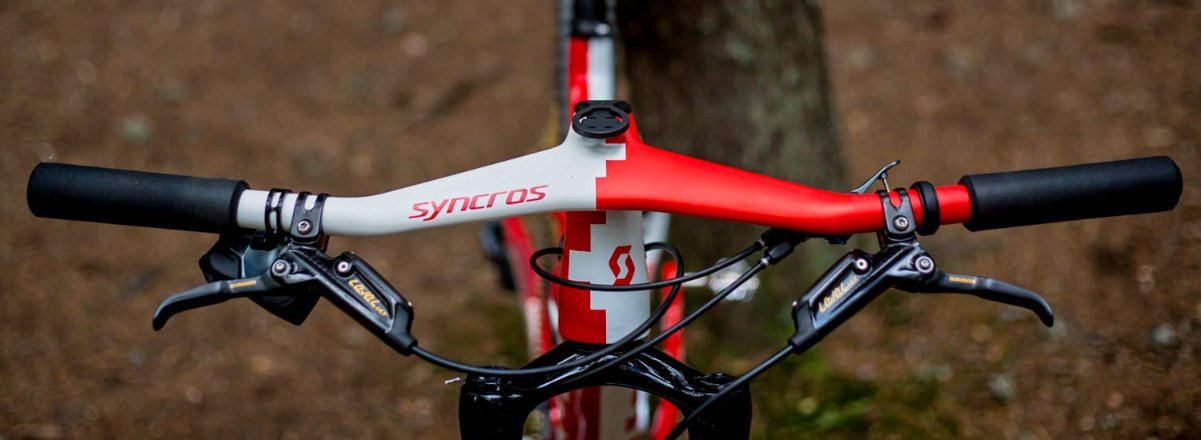 Scott-Spark-RC-900-World-Champion-Nino-Schurter-Swiss-Edition_N1NO-custom-XC-Worlds-mountain-bike_Syncros-Fraser-iC-SL-bar.jpg