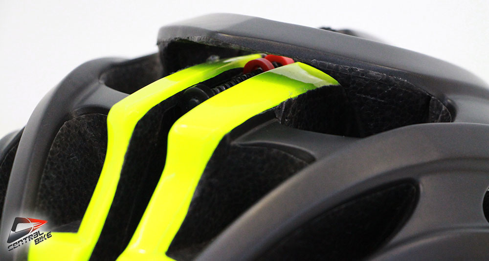 Lazer-Blade-2015-Helmet-Bike-CentralBike-th-03.jpg