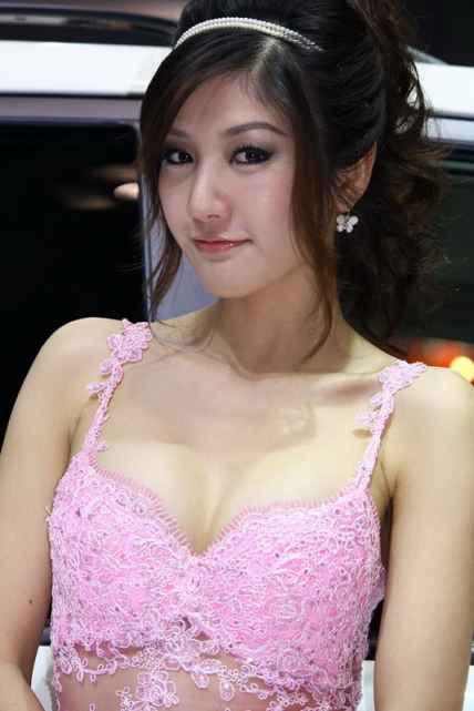 pretty-Bangkok-motorshow-2010-pictures-35.jpg