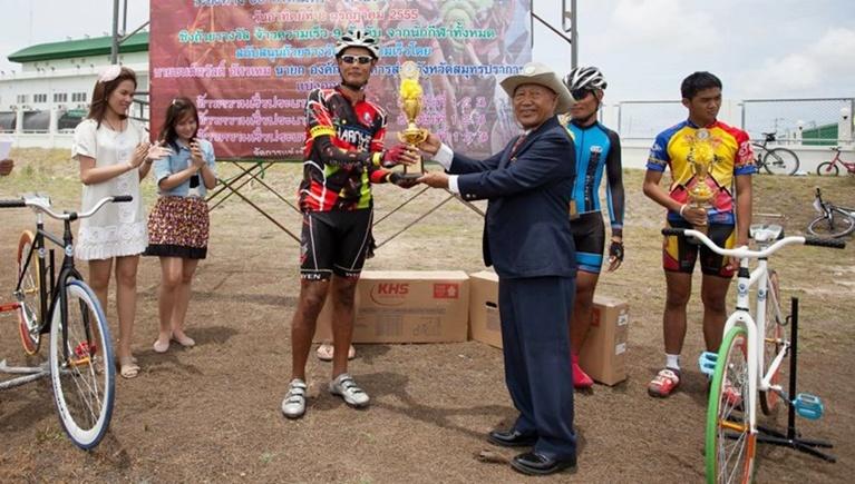 ผู้ชนะเลิศการแข่งขันจ้าวความเร็วเสือภูเขา :MASTER AWARD SPEED OF MOUNTAIN BIKE วันอาทิตย์ที่ 8 กรกฎาคม 2555 พี่ทักษ์ อันดับที่ 3