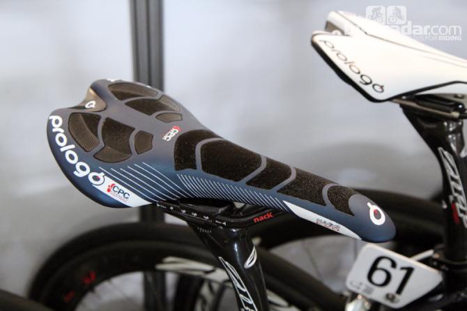 saxo_saddle_1_670.jpg