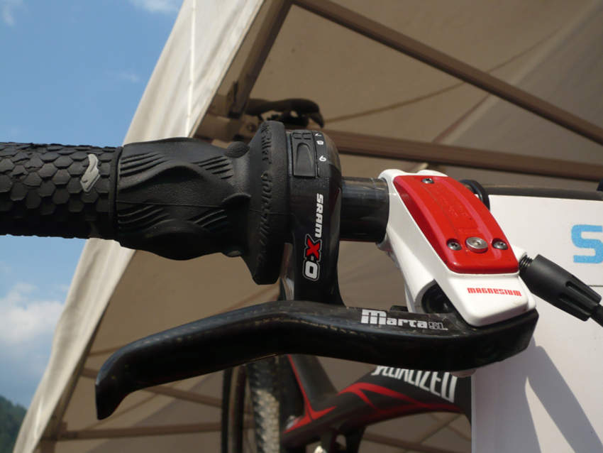 Sauser_2009_Epic_shifters_and_levers-850-65.jpg