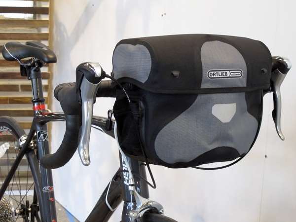 ortileb_ultimate_6_plus_handlebar_bag_raleigh_revenio_carbon.jpg