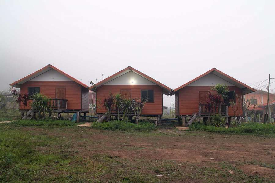 บ้านพักในสวนยามเช้า ในช่วงที่อุณหภูมิในประเทศไทยลดต่ำเฉียบพลันเป็นประวัติการณ์